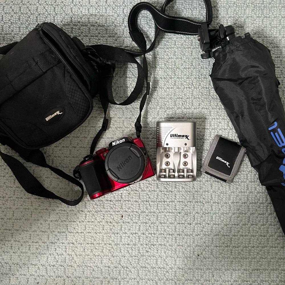 Nikon cool pic B500 digital camera